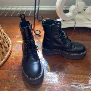 Jadon 8 Eye Doc Martens